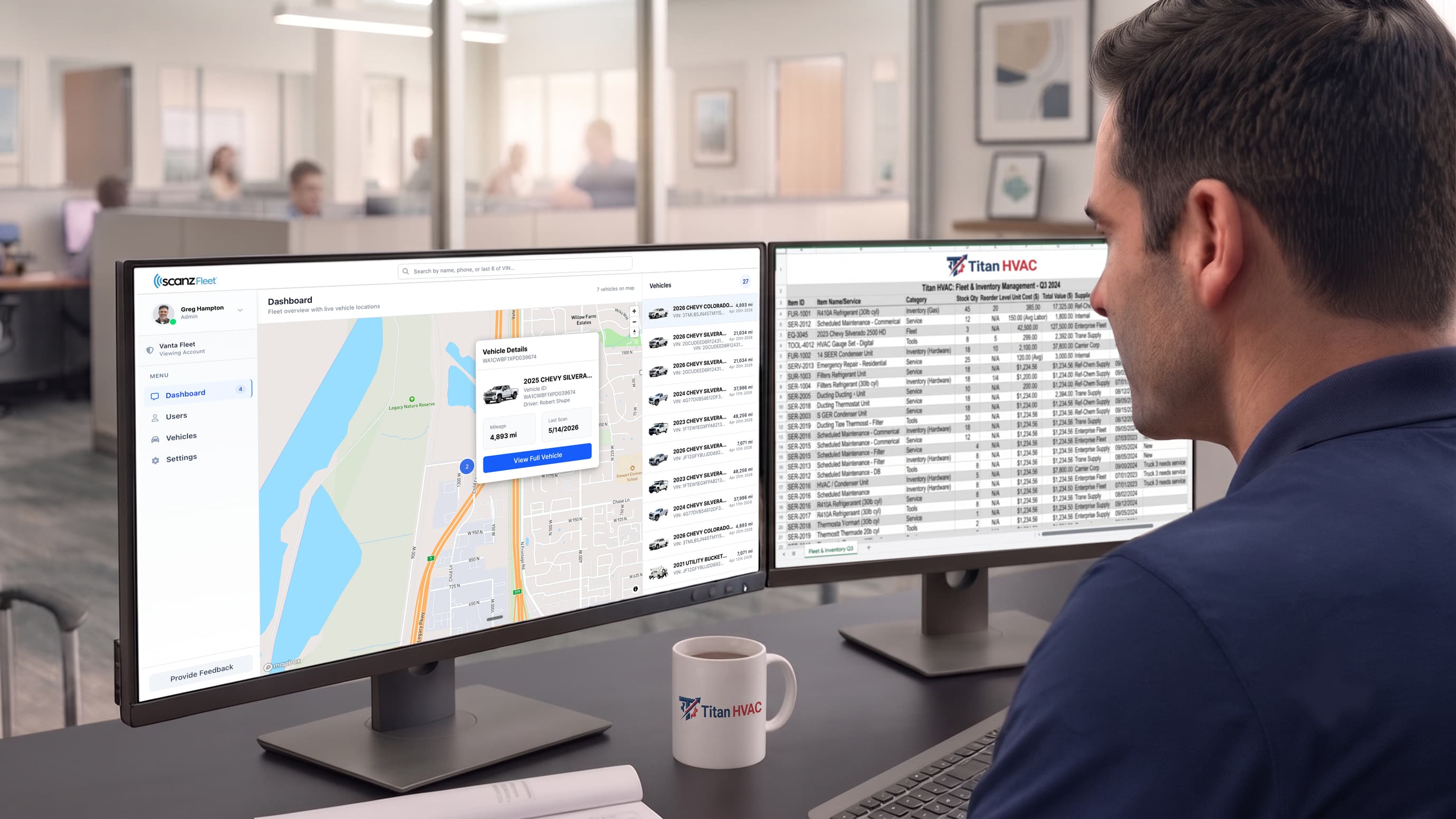 Fleet manager using the ScanzFleet portal in an office